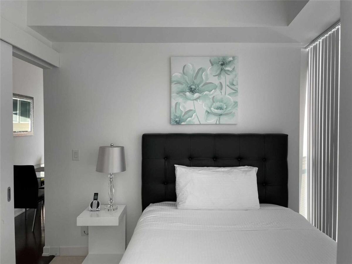 Luxury 2br 2bath With Parking And Balcony *